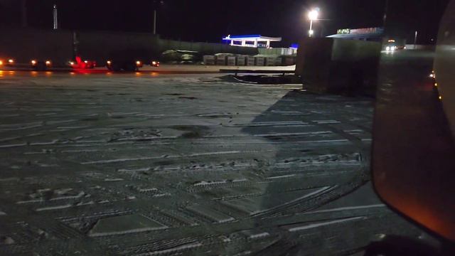 Грузимся консервами# Сильный ветер грузовик не едет# смотреть онлайн