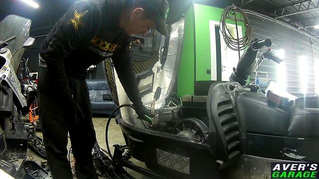 Polaris LX 500. Почему глохнет снегоход при включении передачи? Замена ведущего вариатора на аналог смотреть онлайн