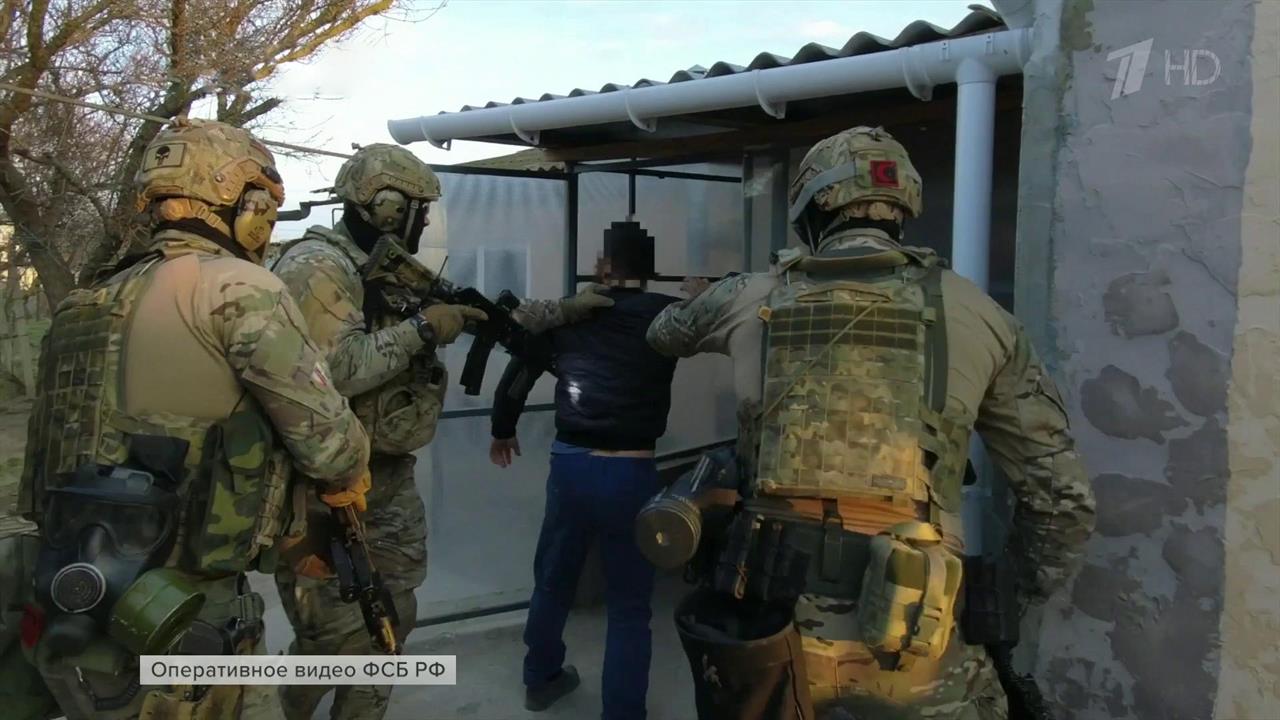 ФСБ пресекла в Крыму деятельность подозреваемого в пропаганде запрещенной "Хизб ут-Тахрир"