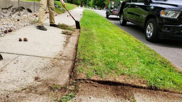 I Turned The WORST Lawn On The Block BACK Into A SHINING GEM смотреть онлайн