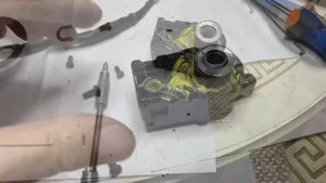 Разборка бокового зеркала Киа (механизм складывания)