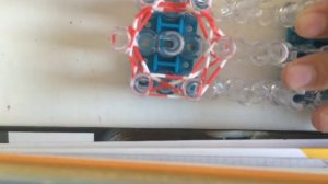 Как сплести шапочку из резинок ?