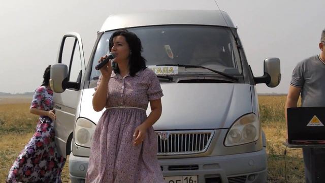 В Черемшане агитбригада вышла в поле смотреть онлайн