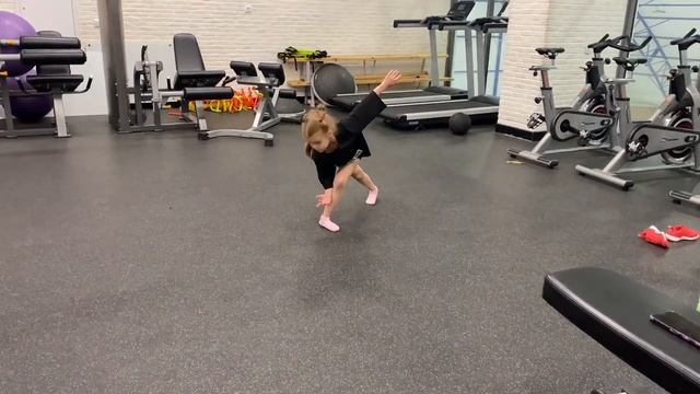 Фигурное катание! Девочка танцует! Крутой танец ? смотреть онлайн