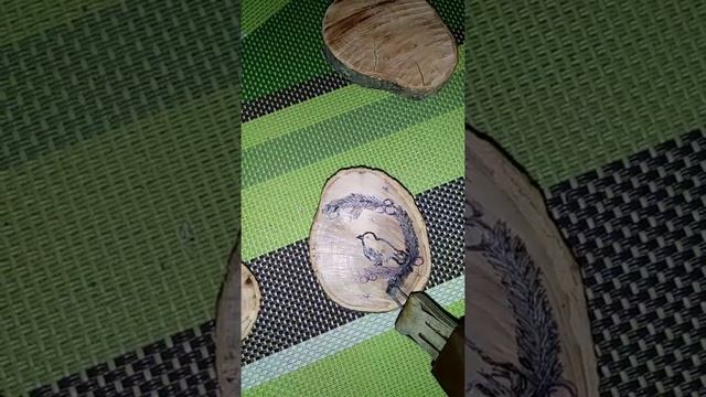 Новогодние игрушки из деревянных спилов . смотреть онлайн