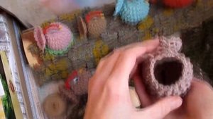 Курочка с сюрпризом вязание крючком | Crochet chicken pattern | Сандра Мастерица