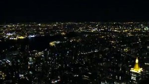 Вид на ночной Нью-Йорк с самого высокого небоскрёба