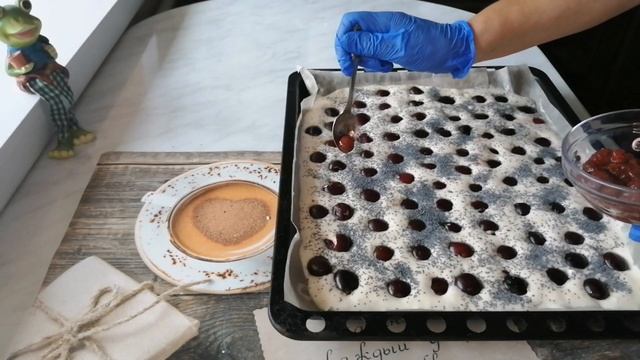 ПИРОГ С ЧЕРЕШНЕЙ и с маком. Вкусный летний пирог.?Айсик пришёл в гости. смотреть онлайн