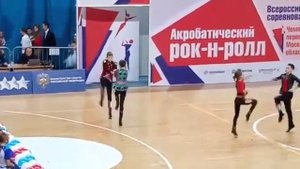 Акробатический рок-н-ролл В-класс юноши