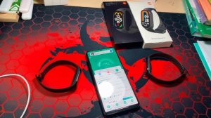 Сравнение Xiaomi Smart Band 7 против фитнес браслета M8