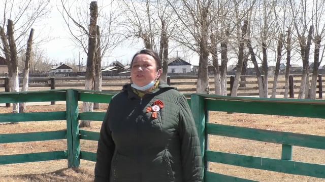 Возложение венков к обелиску павшим героям села Зугалай