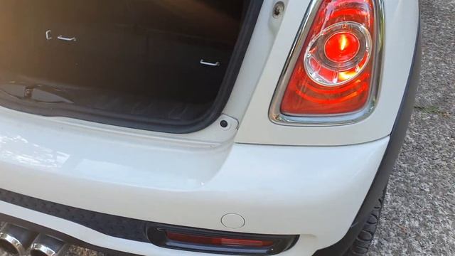 Mini (R56) Cooper S 184 Ch (vue intérieure) En vente sur www.chasseur-auto.com смотреть онлайн