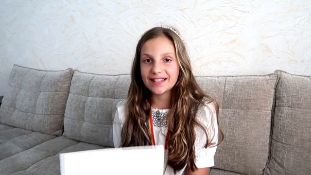 Последний звонок и прощай школа! Что получила Ира в школе