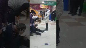 ударил старика