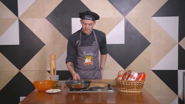 Теплый салат со спаржей, беконом и ветчиной
