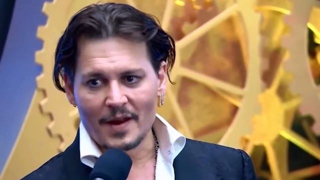 10 Times Johnny Depp Tried To Warn Us About AH смотреть онлайн