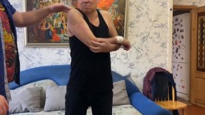 Разрабатываем руку по видео из ютуба / Упражнения после инсульта