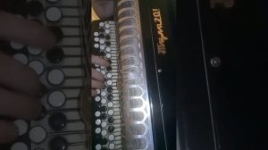 Пусть бегут неуклюже(на баяне)