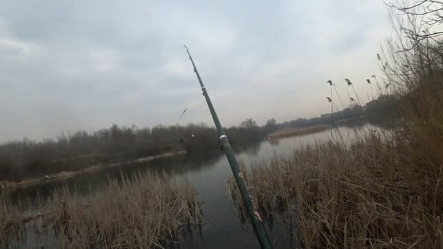 Три покльовки на малька, красноперка смотреть онлайн