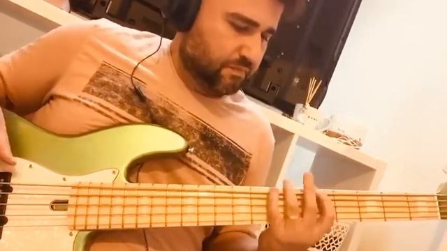 bass cover Last Train Home - John Mayer смотреть онлайн