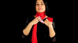 Если ТАК завязывать шарф на шее, комплиментам не будет конца.