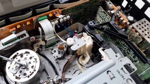 посмотрим и сравним HIFI стерео видеомагнитофоны PANASONIC NV-SV 121 И PANASONIC NV HD650 AM.