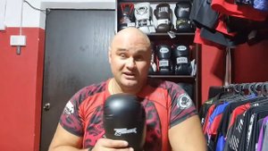 Жесткая подделка перчаток Twins?