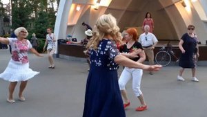 А мы гуляем!???/Весёлые танцы в парке Горького Харьков июнь 2021