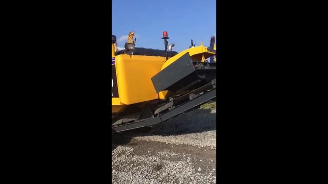 Мобильная щековая дробилка Komatsu BR210JG-1 тестовое дробление