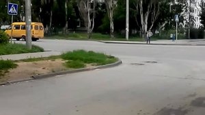 Водители не пропускают пешеходов в Волжском