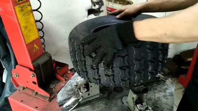 Шиномотнаж 8-дюймового колеса от квадроцикла в фирме Мотолайф-НН смотреть онлайн