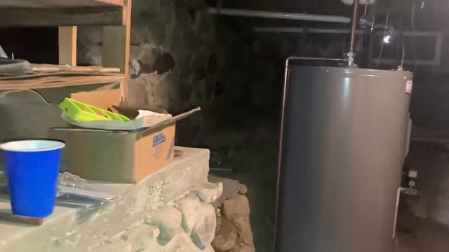 Secret Trap Door In Old House Leads to Treasure!!!-Art,Coins,And Bottles смотреть онлайн