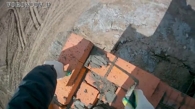 Кладка кирпича. Угол из кирпича. смотреть онлайн