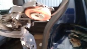 Toyota Sienna замена тросика сдвижной двери.