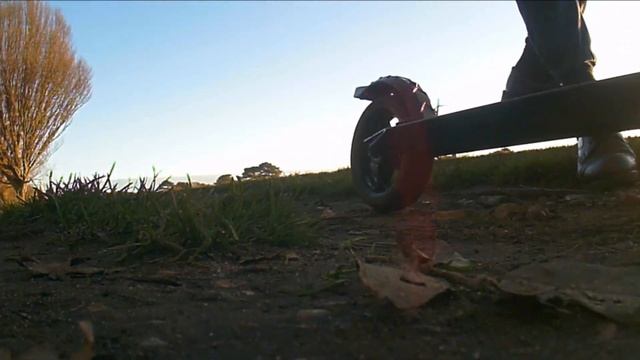 Riding on an electric scooter. (Crane E-Scooter make) смотреть онлайн