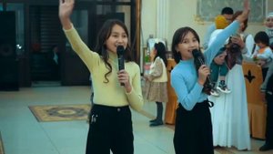 Сестры спели на свадьбе очень трогательно.  свадьба Азамат & Жаркынай