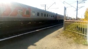 Эп2к Москва Томск с пассажирским поездом проезжает оп станция хуторята