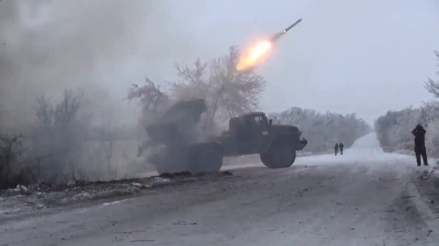 #Архив. Бригада "Призрак". Залп РСЗО БМ-21 "Град". Зима 2015/Fire mission of the"Prizrak" artillery