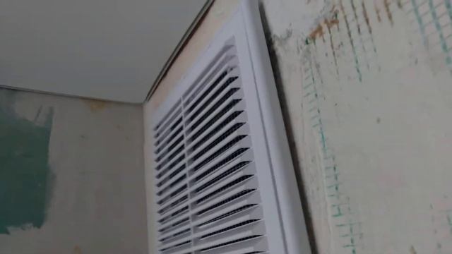 Показываю результат установки вентиляционной решетки на нашей кухне смотреть онлайн