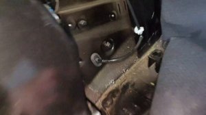 Установка фаркопа Logan Stepway по ГОСТу.