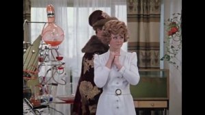 Красотою лепа, червлена губами, бровьми союзна