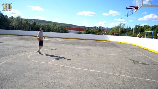 Клип Папа с сыном играют в баскетбол - Юрий Инвестор и Пако смотреть онлайн