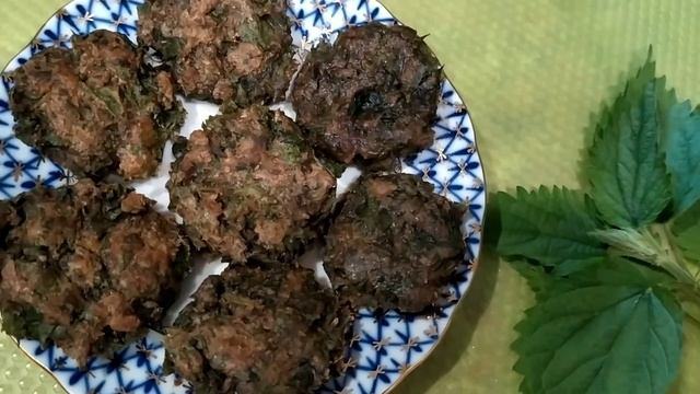 Два блюда из крапивы + песня для настроения смотреть онлайн