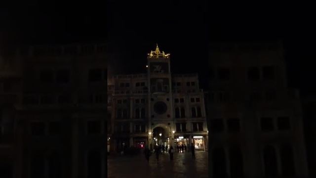 Mezzanotte in Piazza San Marco