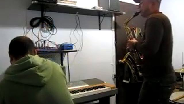 SAVAGE GARDEN TO THE MOON   BACK (PIANO AND SAXO) - YouTube.flv