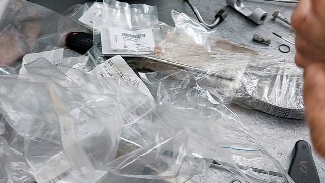 Замена медных шайб под форсунками VW Touareg NF. Обслуживание генератора. Замена ремня. смотреть онлайн