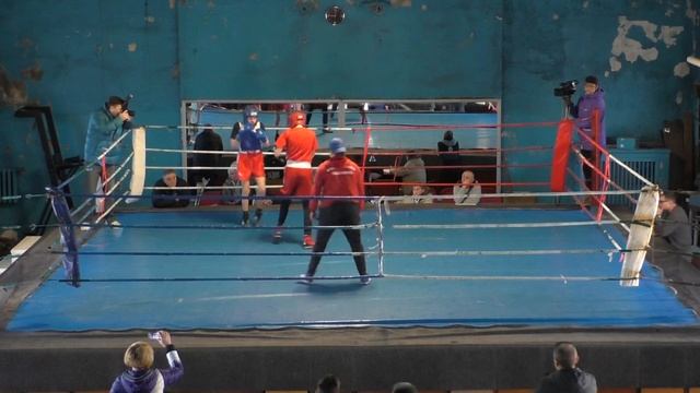 Спарринг. 48 кг. БОРИСОВ Р. (СДЮСШОР №4) – КАРАБАШ Р. (СДЮСШОР №4) смотреть онлайн