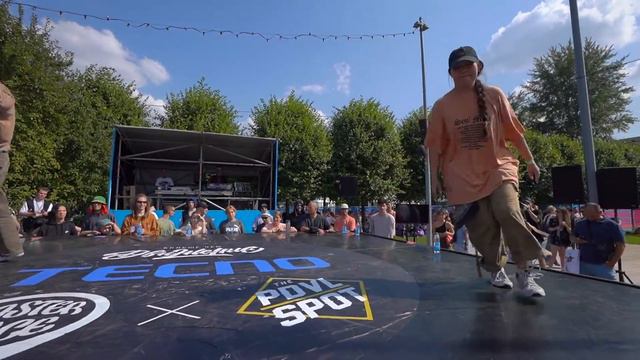 Batur vs VK ★ 1/16 Hip Hop Solo ★ Движение Battle на VK Fest Москва смотреть онлайн