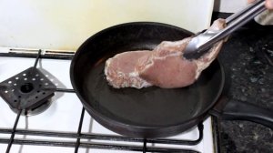 Свиной стейк на сковороде. ОЧЕНЬ сочный и мягкий!