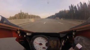 Ducati Panigale 899 против Suzuki GSX-R600 на максимальных скоростях (top speed)